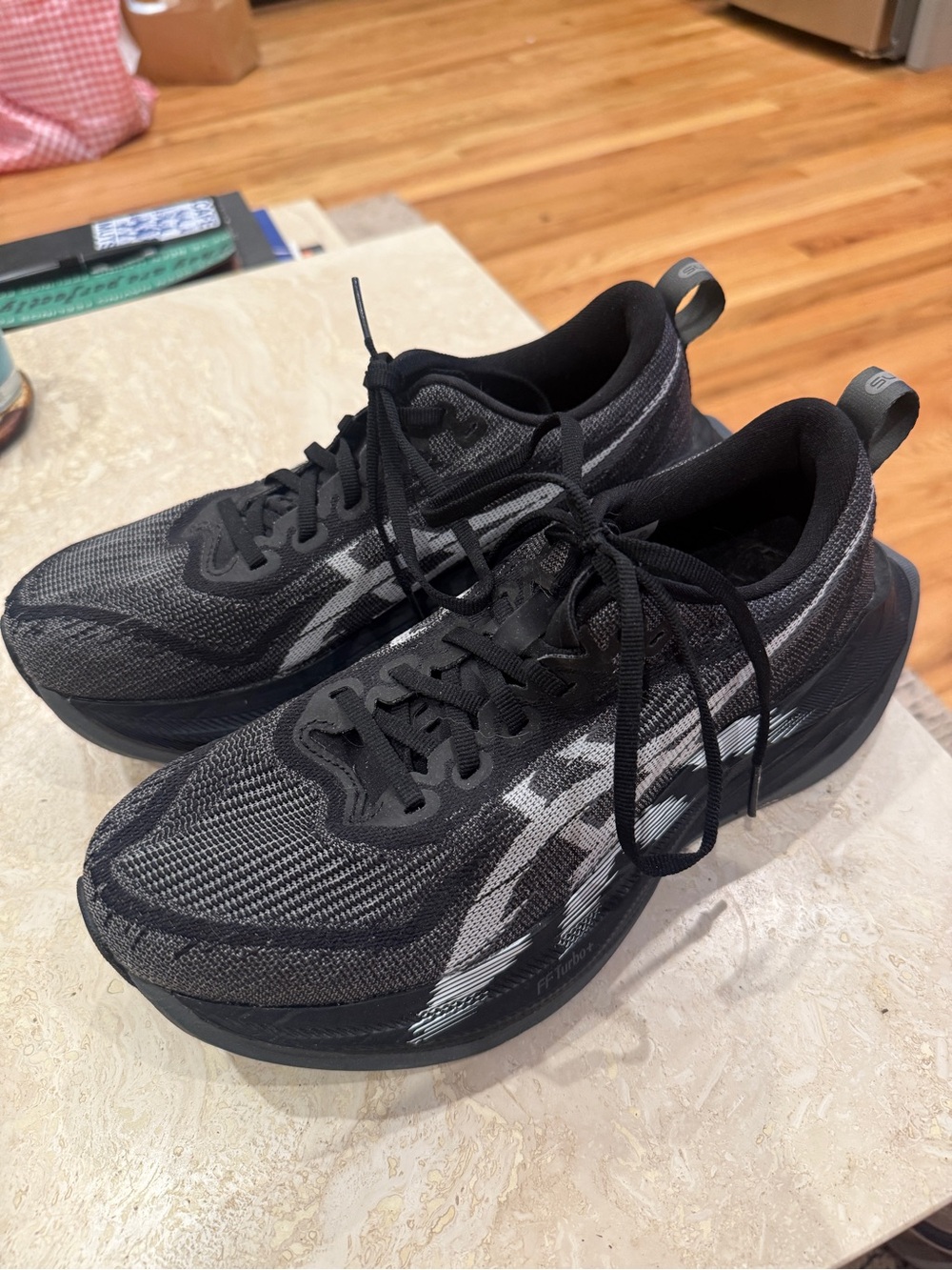 ASICS Superblast 2 – Black/White – US 6.5 / EU 39.5